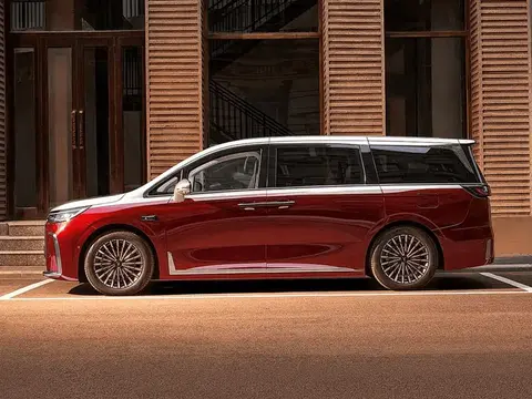 岚图彻底摊牌了!2026年将上市4款新车,个个看点很足